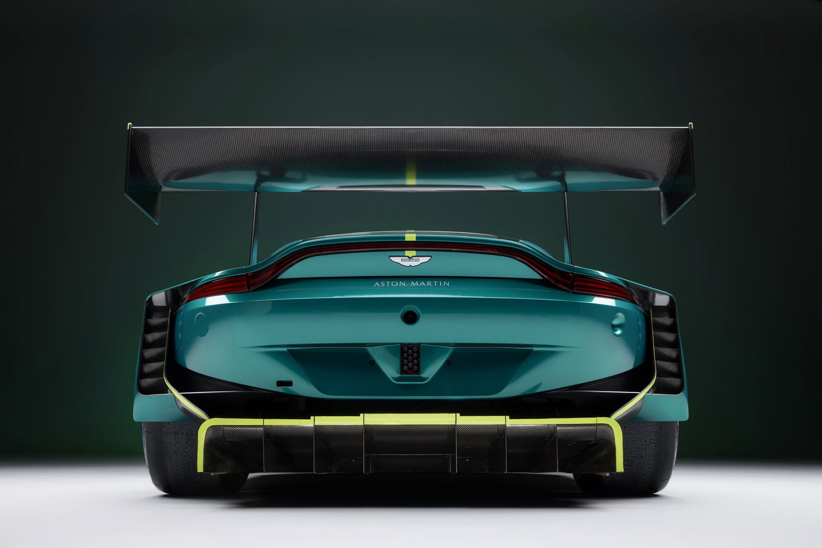 Aston Martin Vantage GT3 - rear